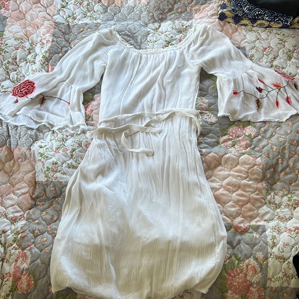 White Flowy Dress (short)